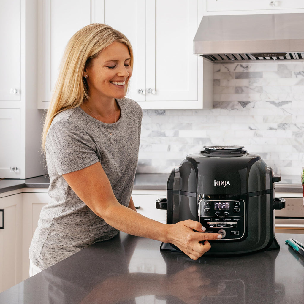Ninja Multicuiseur Foodi, Air Fryer, 7-en-1, 6L, 7 fonctions de cuisson, Autocuiseur Multifonction, Cuisson sous pression, Friture à l'air, Cuisson lente, Gril et plus, Acier brossé et Noir, OP300EU
