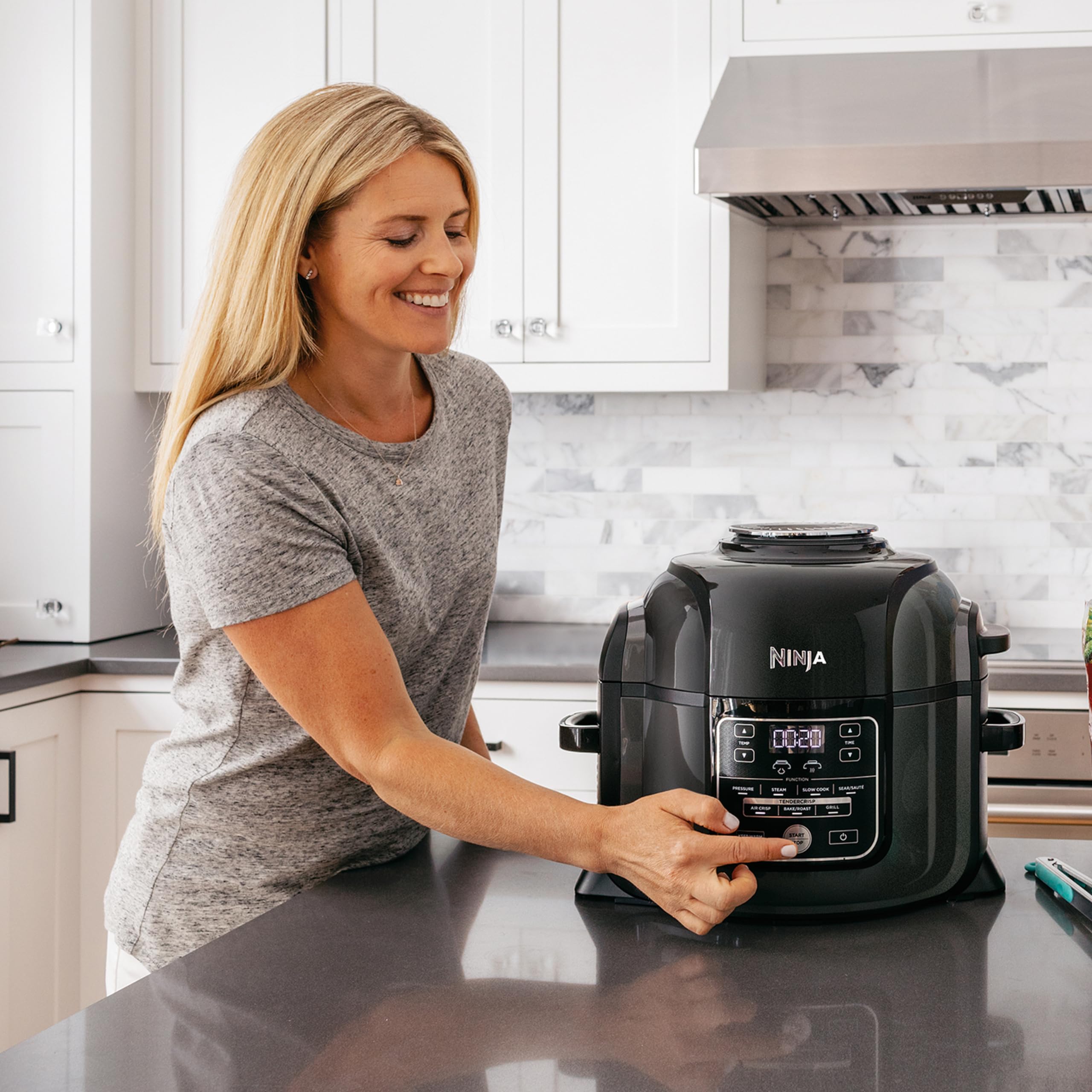 Ninja Multicuiseur Foodi, Air Fryer, 7-en-1, 6L, 7 fonctions de cuisson, Autocuiseur Multifonction, Cuisson sous pression, Friture à l'air, Cuisson lente, Gril et plus, Acier brossé et Noir, OP300EU